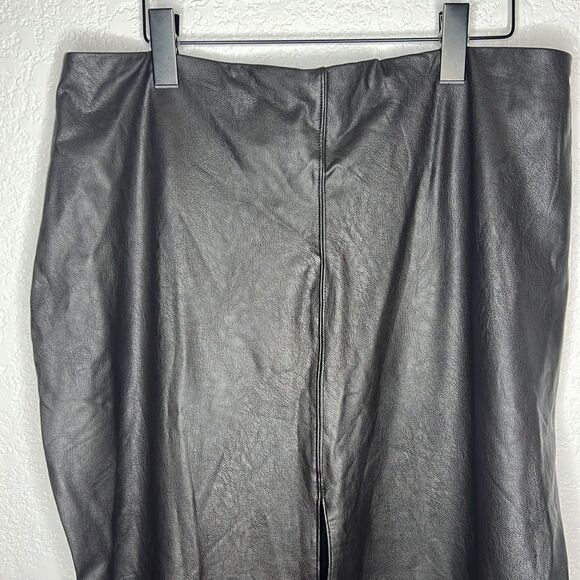 NWT Naked Wardrobe Black Faux Leather Midi Skirt 2X Front Slit - Picture 4 of 15